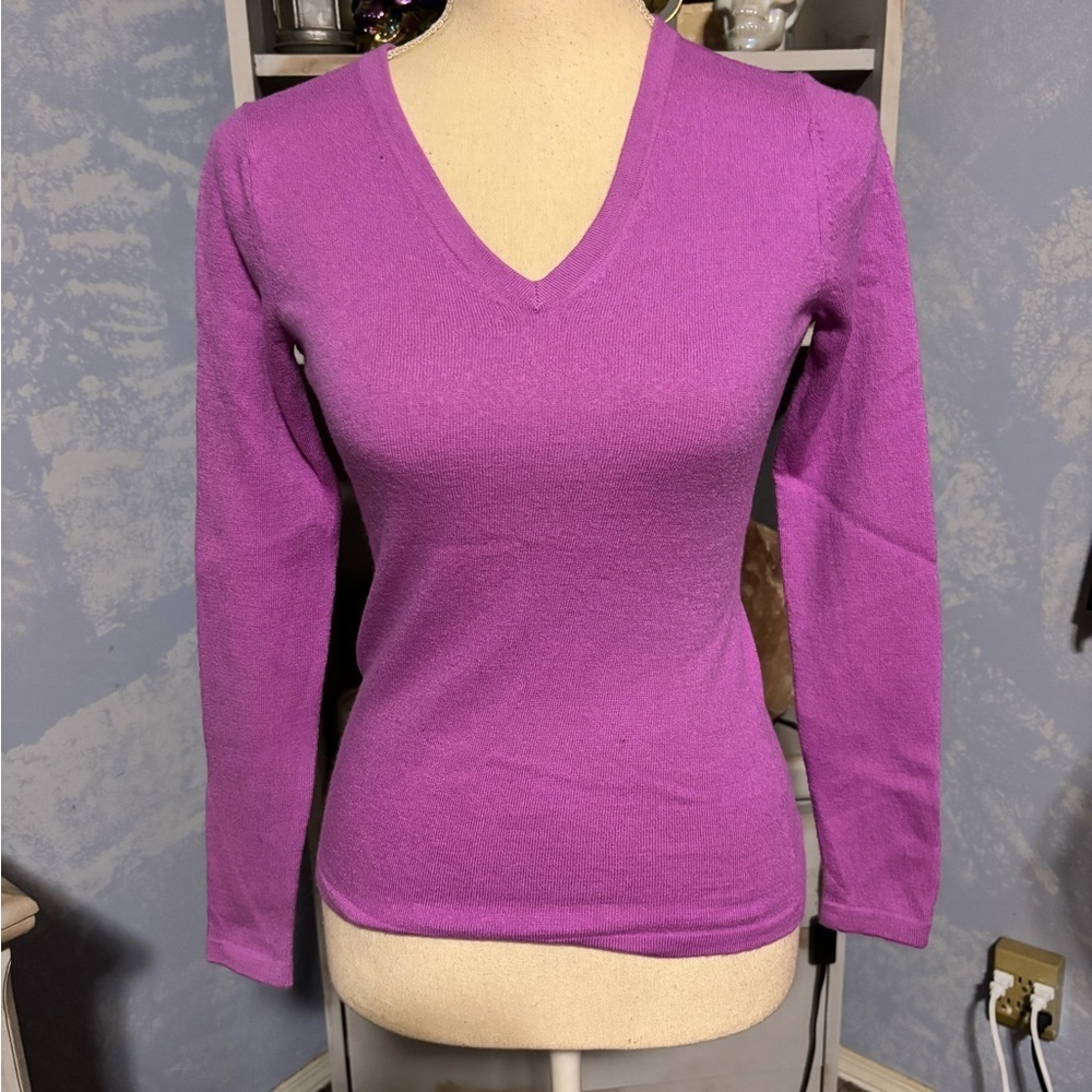 Lord & Taylor Merino Wool Sweater Purple V Neck XS Preppy Classic - Picture 2 of 8